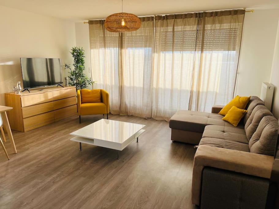 Ferienwohnung Harmonieux/Bezannes/Pkg Prive Exterior foto